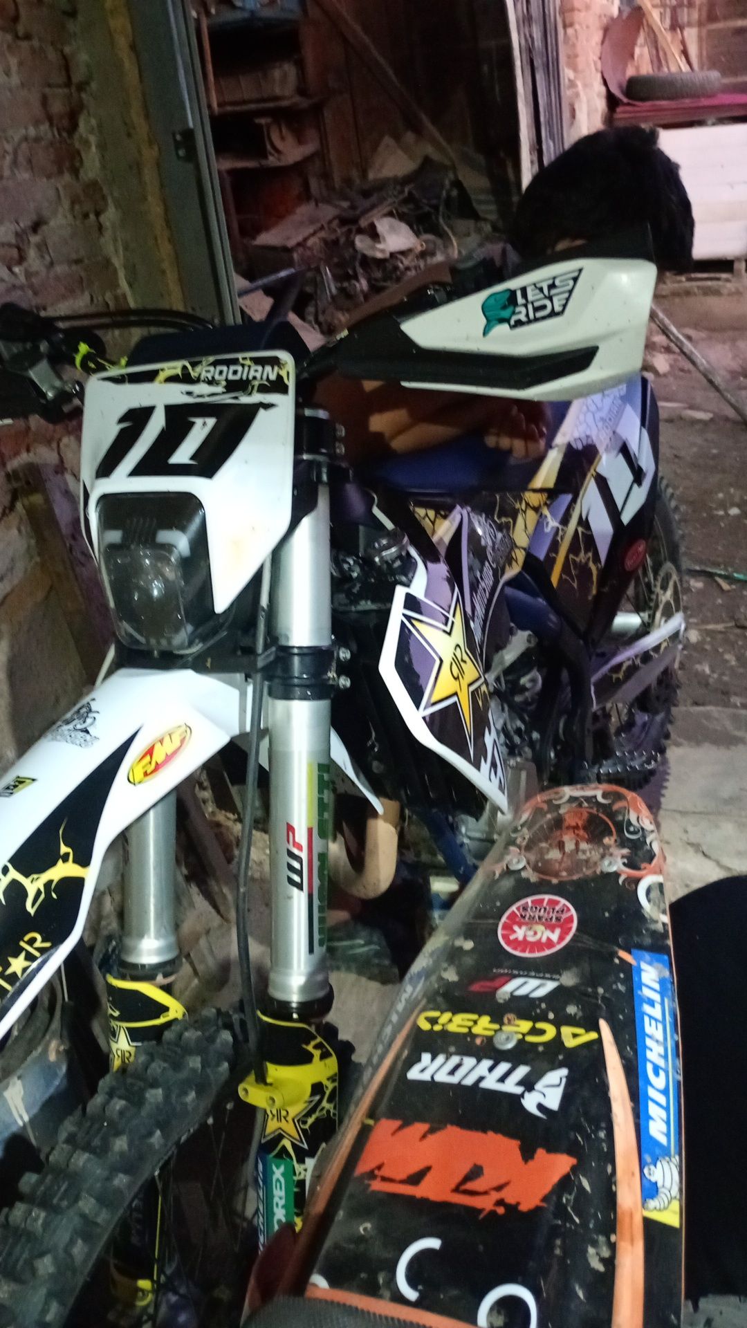 Vând Husqvarna te 450 4t