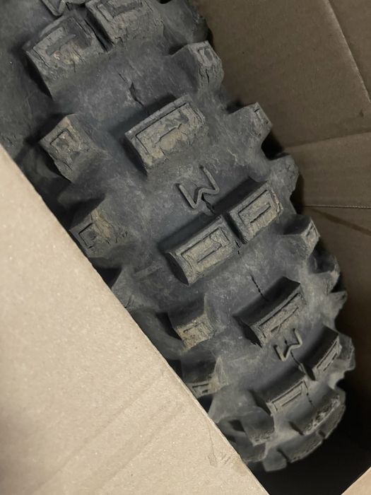 Michelin Enduro Medium + techno mousse червен
