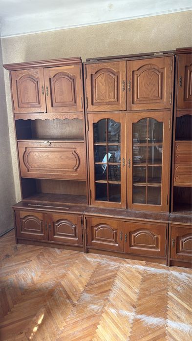 Biblioteca vintage in stare buna