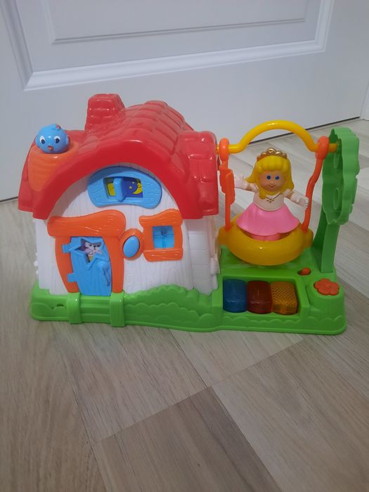 Casuta cu sunete si lumini