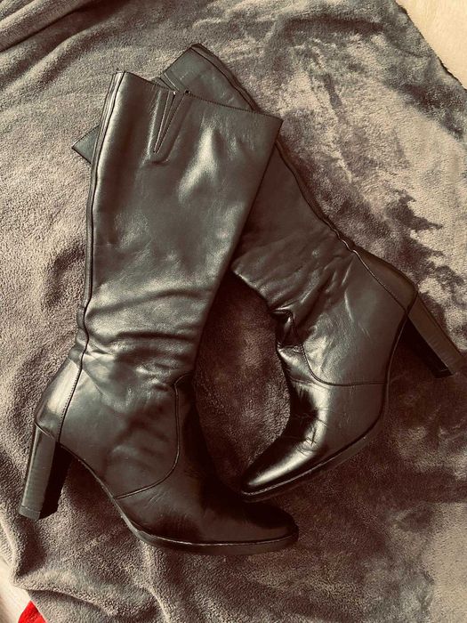 Cizme negre piele cu toc, stare foarte buna