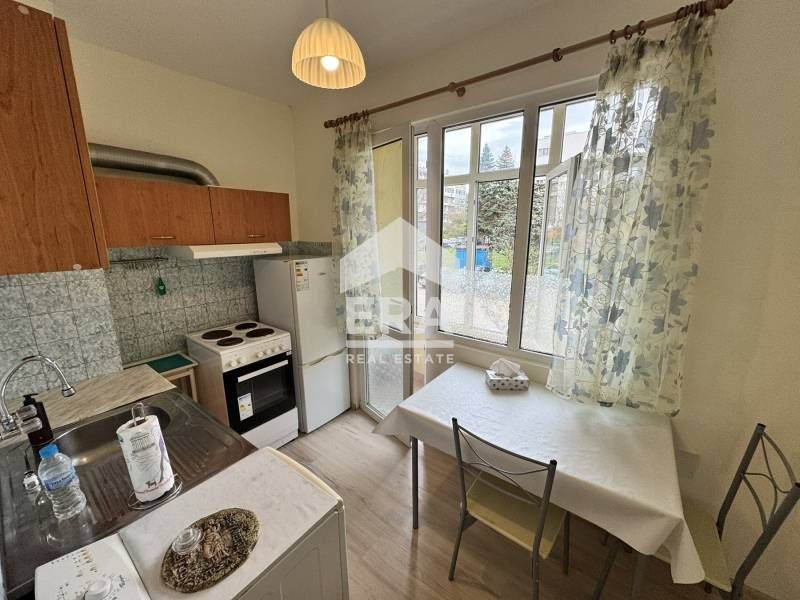 Тристаен  обзаведен апартамент за продажба до стадион „Черно море“, ра