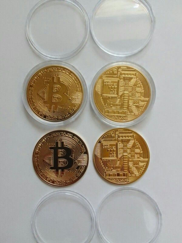 Monedă Bitcoin aurie
