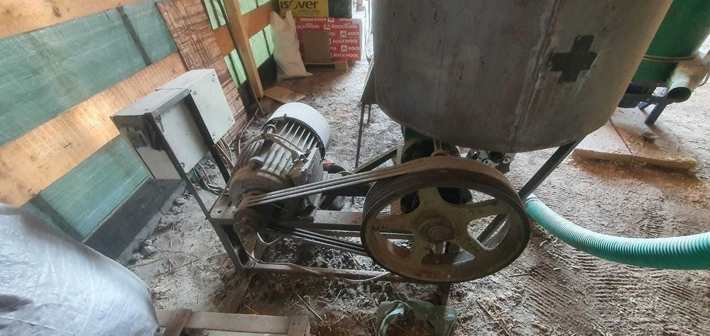 Vand sau schimb presa / instalatie brichete paie - rumegus