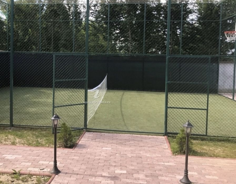 Închiriez cabana 28 Adulți +2copii