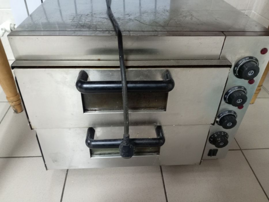 Продам электрическую духовку