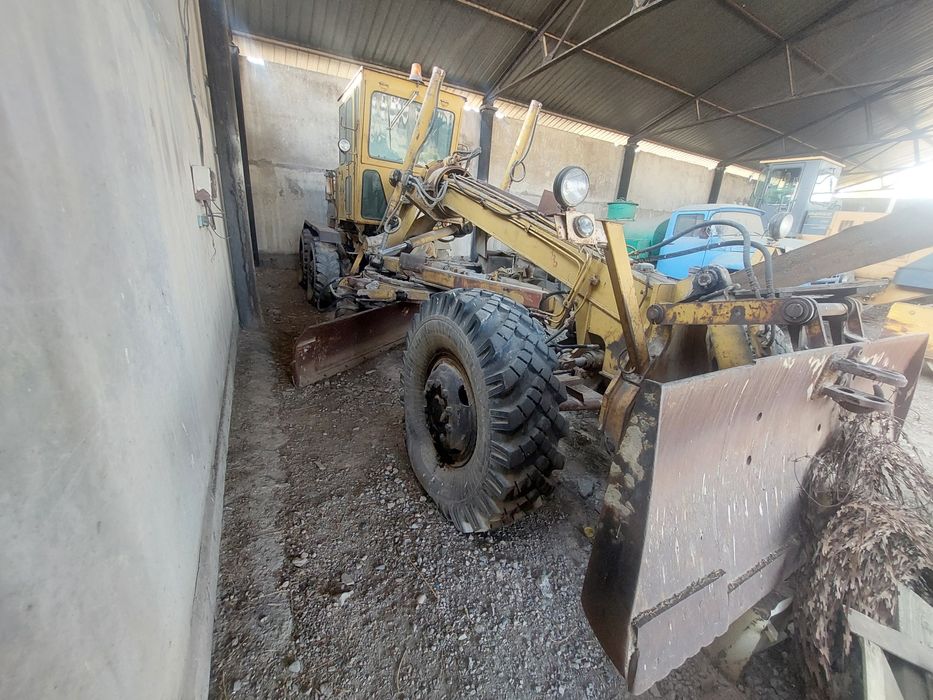 Продам Грейдер ДЗ 122-А-2