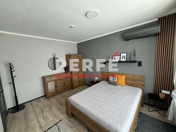 Дава се под наем Двустаен апартамент в Бургас, Славейков - 70 кв.м за 639 € - Снимка #2