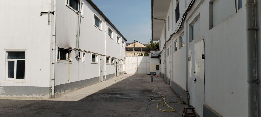 Продается нежилое здание 25 соток