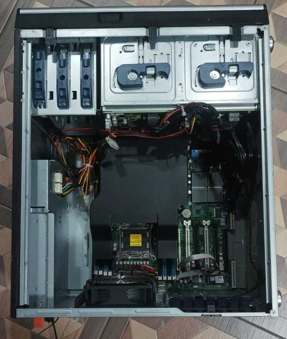 Продается сервер ASUS TS700-E7/RS8