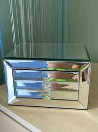Дизайнерска огледална кутия за бижута Kare