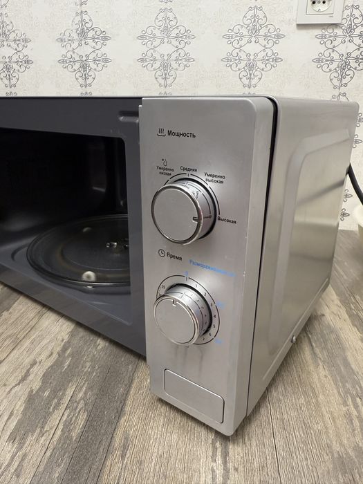 Микроволновка Midea