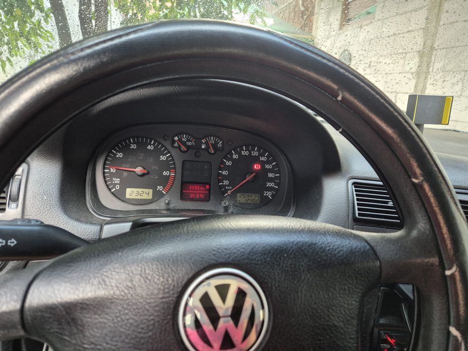 Vand golf 4  1.4 benzina