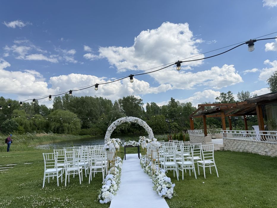 Cununie civila in aer liber decor cununie civila arcada covor rosu