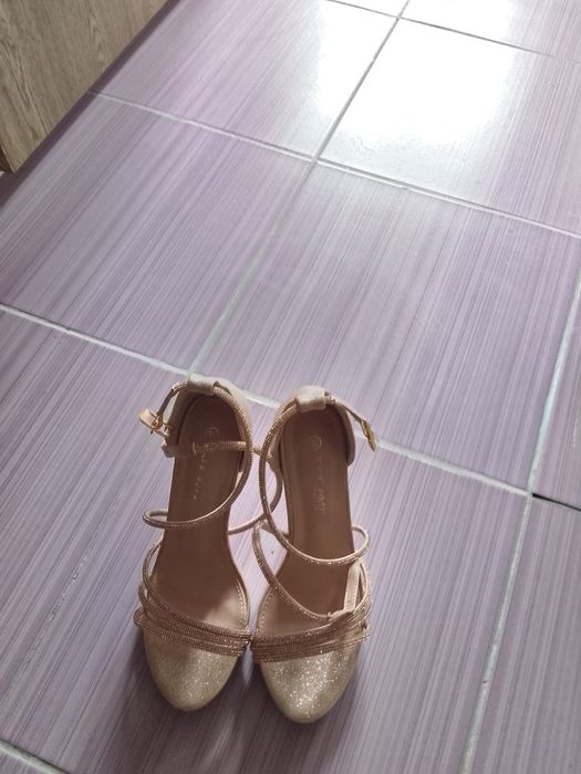 Sandale elegante