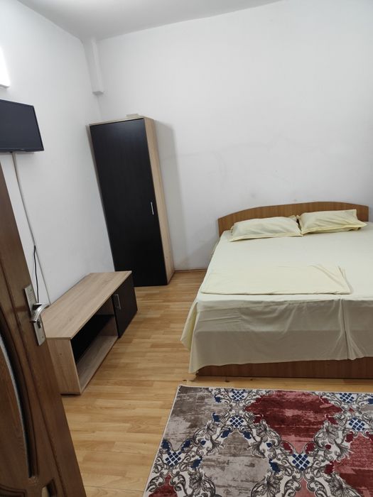 Închiriez camere