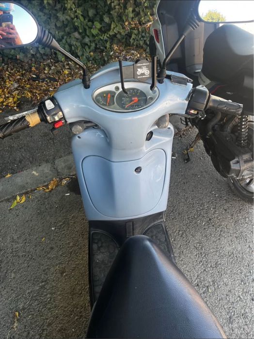 Scuter Aprilia Scarabeo