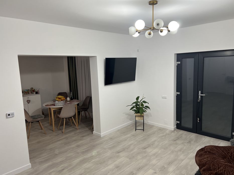 Vand Case/Vile Noi in Vernesti cartier Belvedere Residence Vernesti