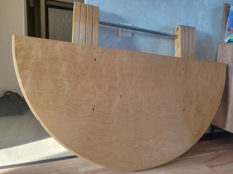 Стол круглый большой