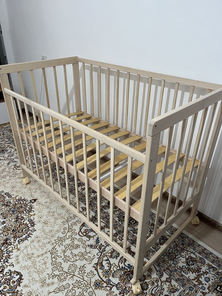 Продам детскую кровать люльку