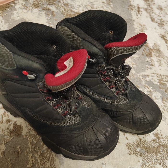 Продам фирменные ботинки для мальчика из 34рр