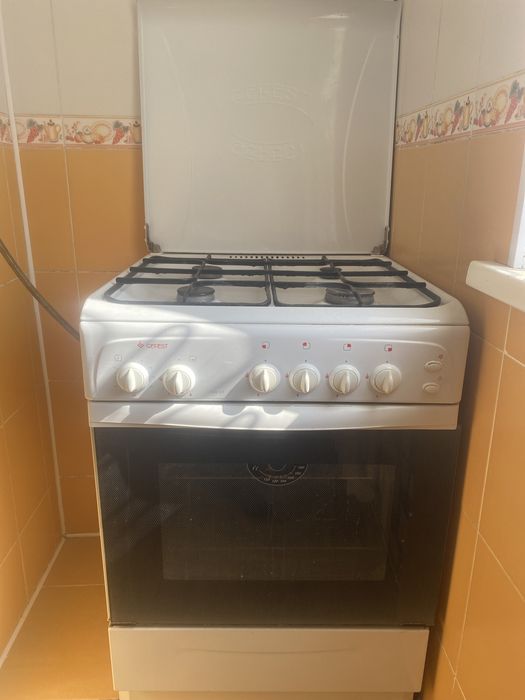Газовая плита в отличном состояние