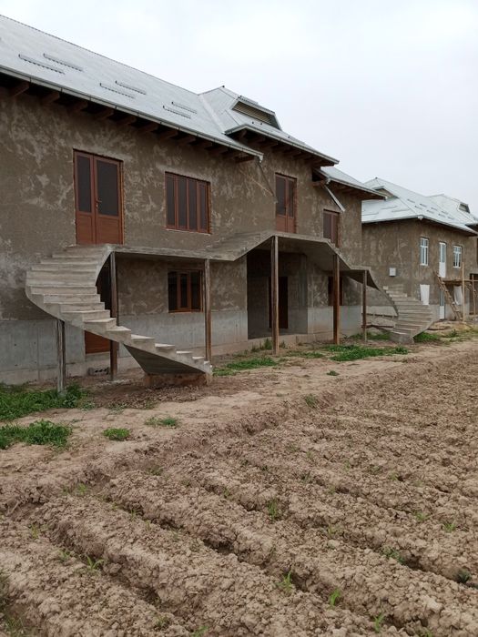 Лестница бетондан ва ёгочдан