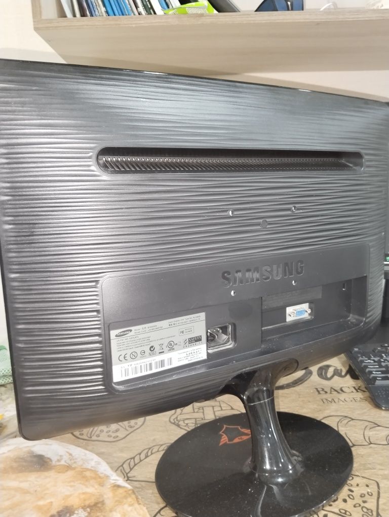 Продается монитор Samsung B1930NW