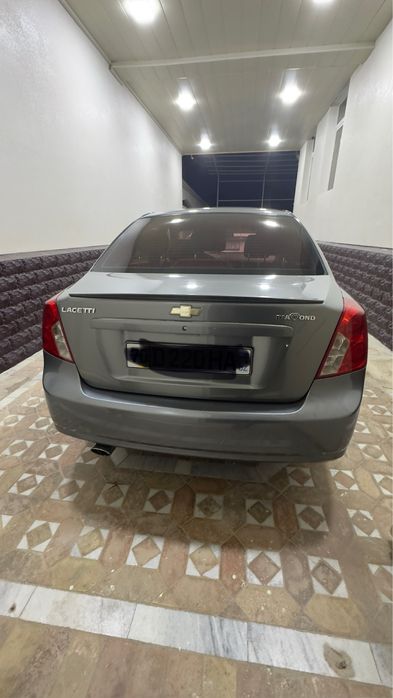 Ласетти 1,6 сотилади