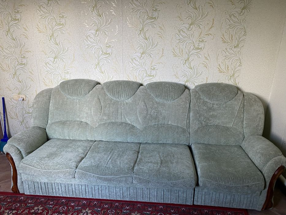 Срочно продам диван