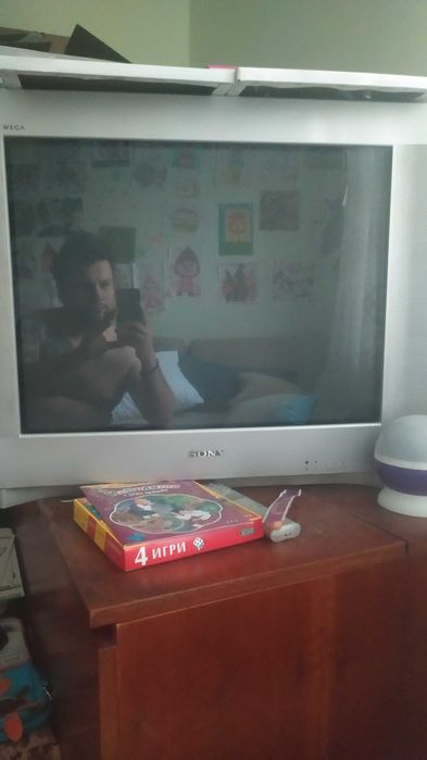 Продавам телевизор Sony Wega