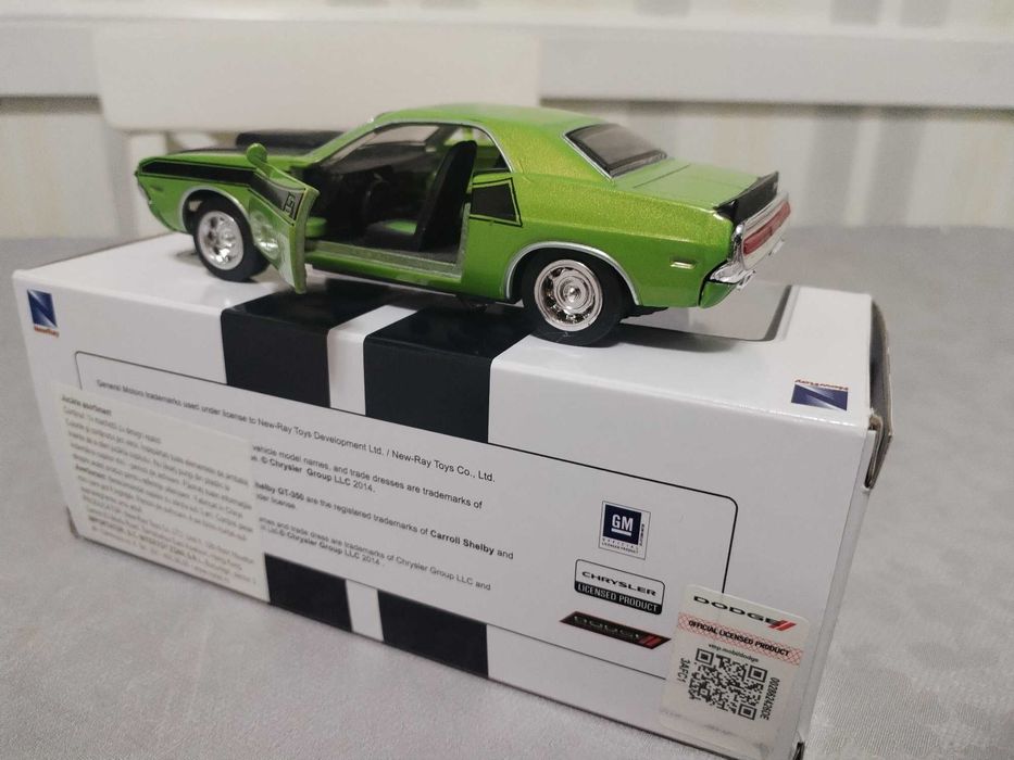 Vand 2 masinute metalice la scara1:32