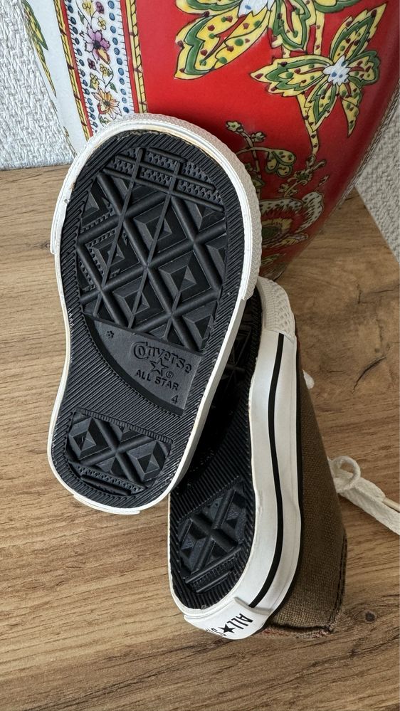 Нови детски кецове Converse номер 20