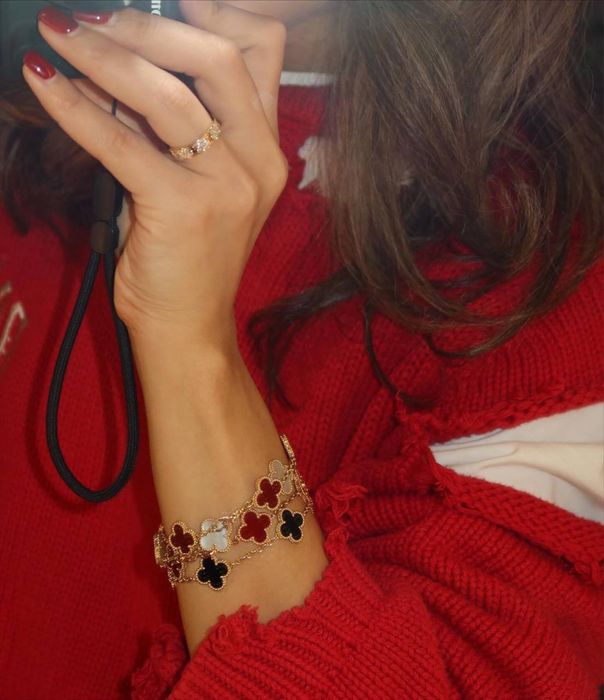 Дамски бижута налични