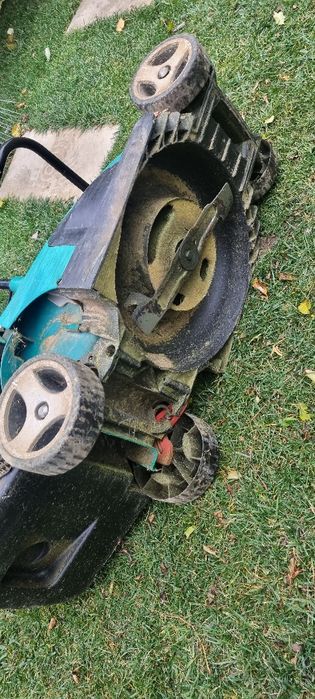 Masina de tuns gazon BOSCH