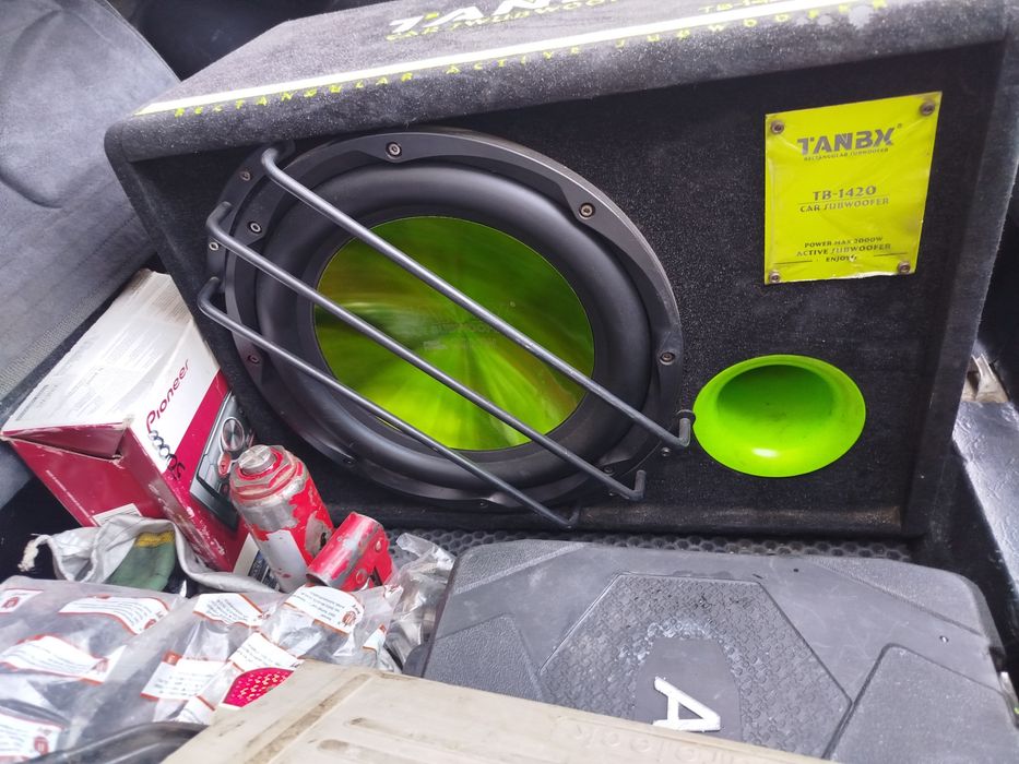Продам сабвуфер TANBX
