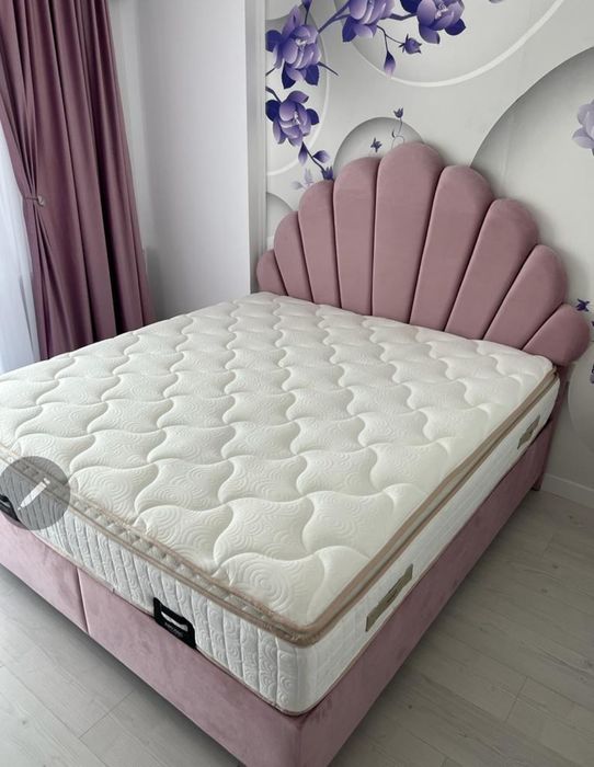 Vând pat tapitat fetiță