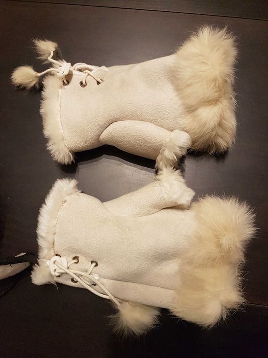 Шапка и ръкавици.