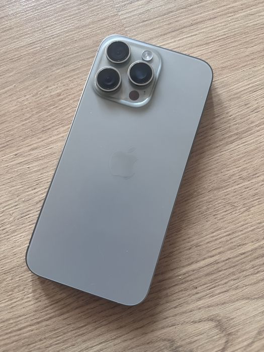 Продам Iphone 15 Pro Max 256
