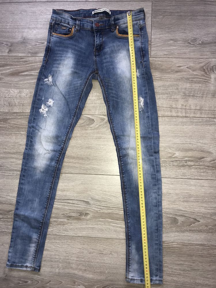 Pantaloni jeans Stradivarius nr.34