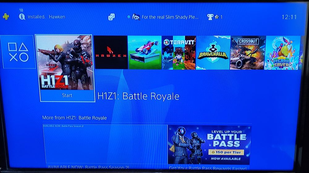 Playstation 4 Pro + 3 джойстика и игри