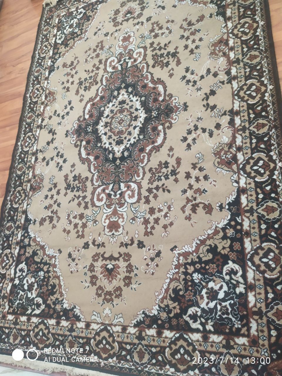 Gilam. Timur hon. Gilam.