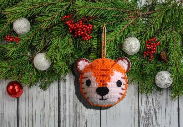 Ръчно плетена Коледна украса тигър