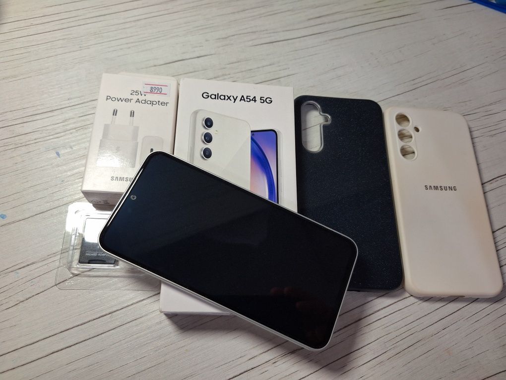 Продам новый Samsung A54 на 256гб.