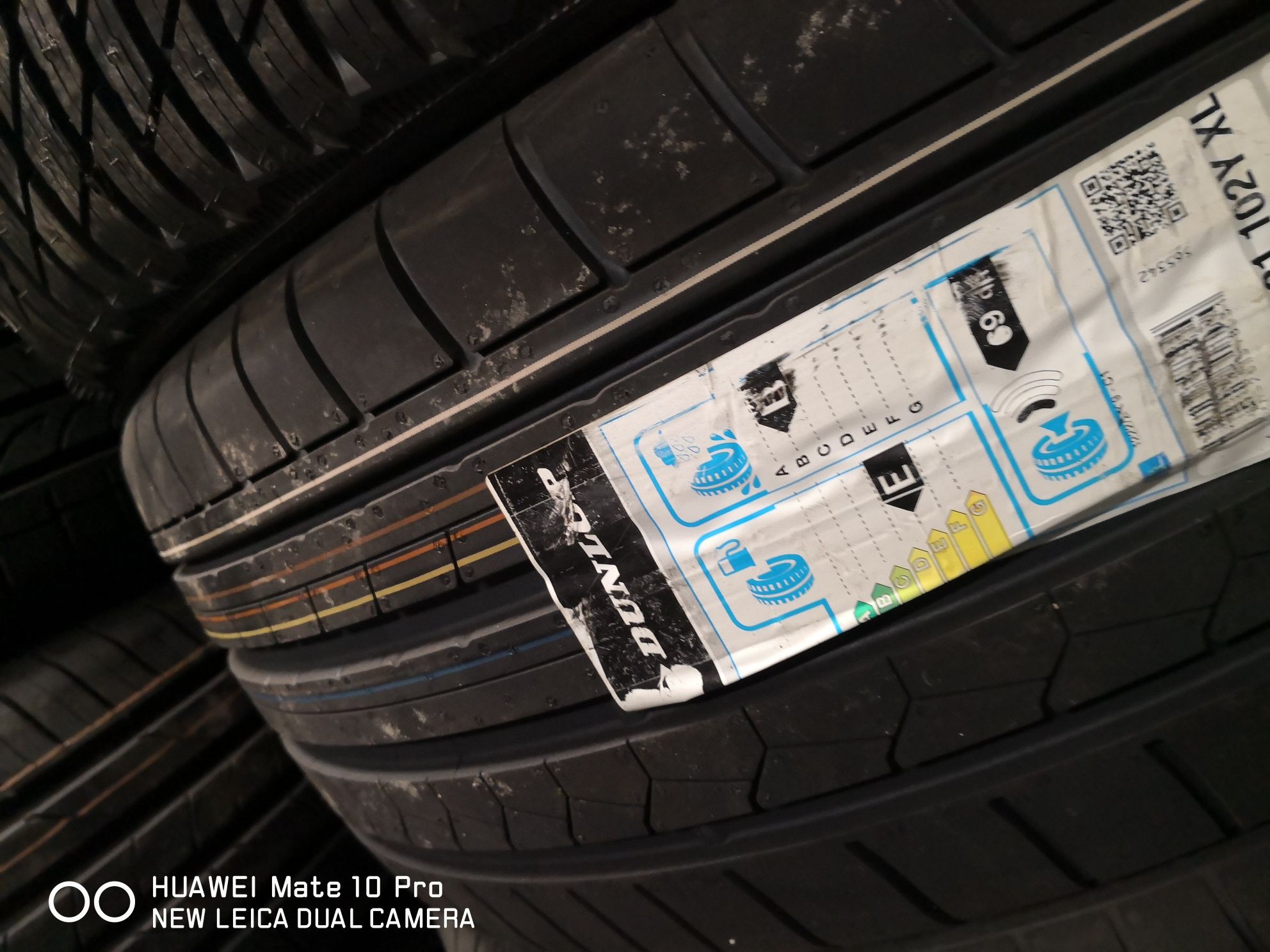 255 40 21 цола гуми нови dunlop