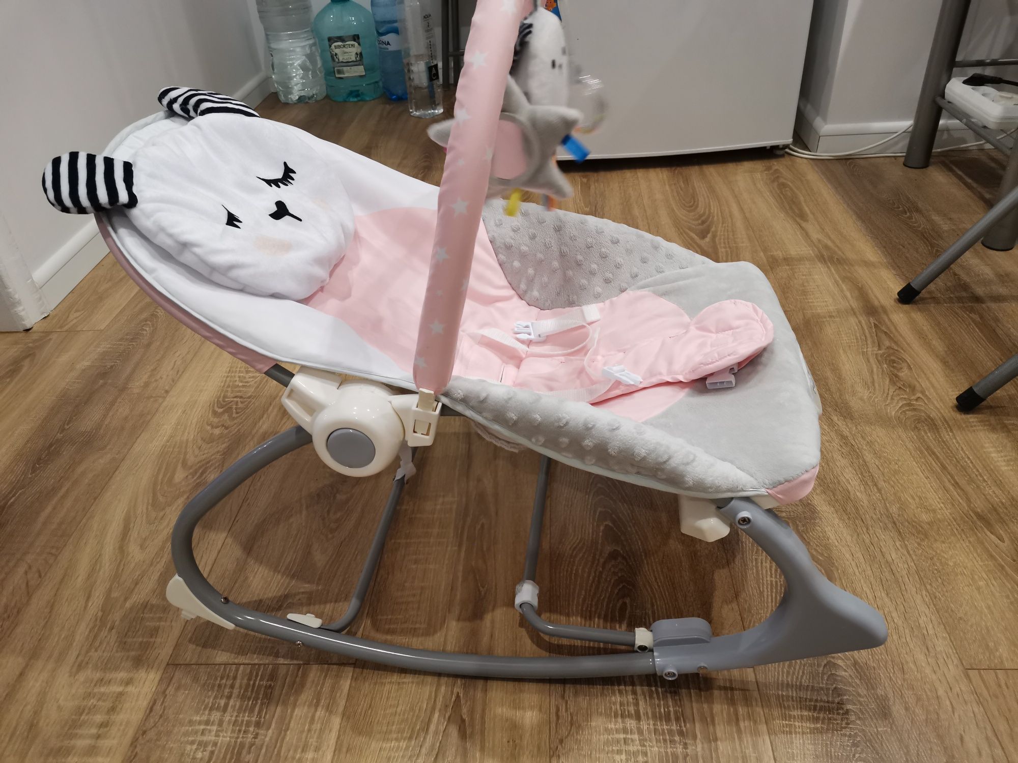 Balansoar și scaun 3 în 1 pentru bebeluși și copii cu vibrații