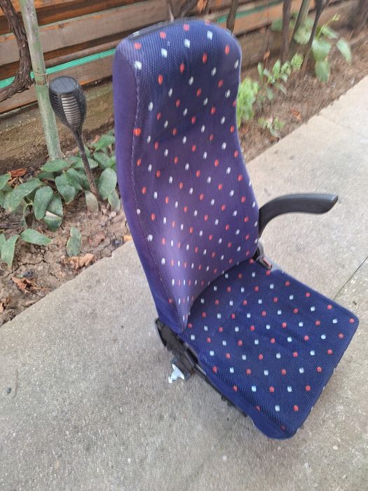 Vând  Scaun Microbuz  Iveco  , etc...