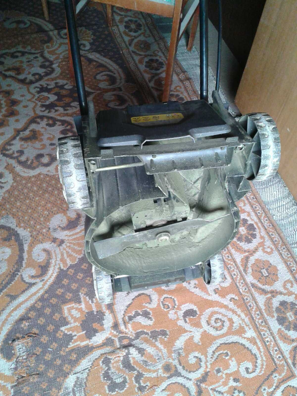 Продавам електрическа косачка  Raider LM-35