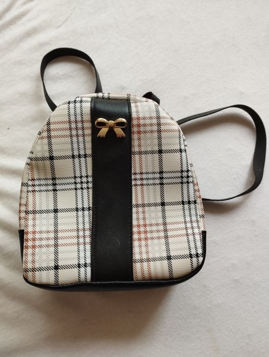 Малка дамска раница