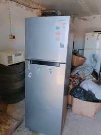 Срочно Продам холодильник Samsung